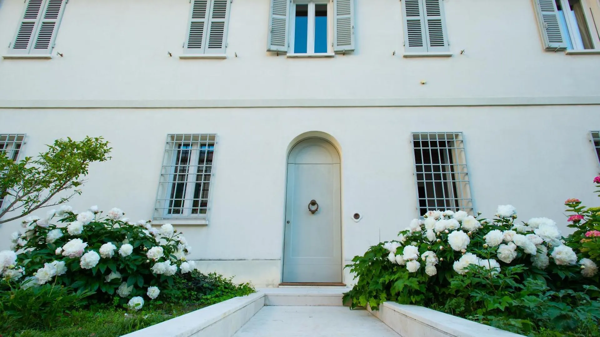 Homestay Au Petit Jardin Apartment Ravenna